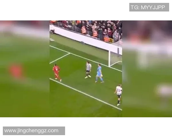 足球明星日常趣事揭秘他们场外的幽默生活与趣味瞬间