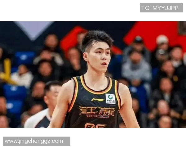 矮个子篮球明星的逆袭之路如何打破身高限制成就辉煌职业生涯